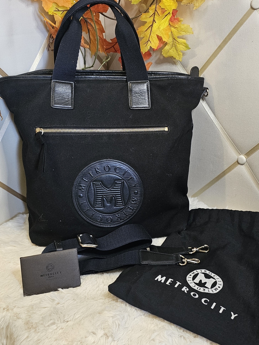 Metrocity Black Crossbody Tote with Detachable Strap With Dustbag